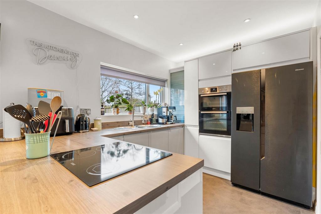 Kitchen/Dining