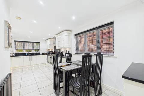 4 bedroom detached house for sale, Penwortham Court, Penwortham PR1