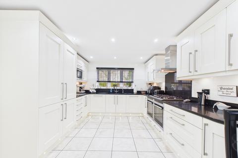 4 bedroom detached house for sale, Penwortham Court, Penwortham PR1