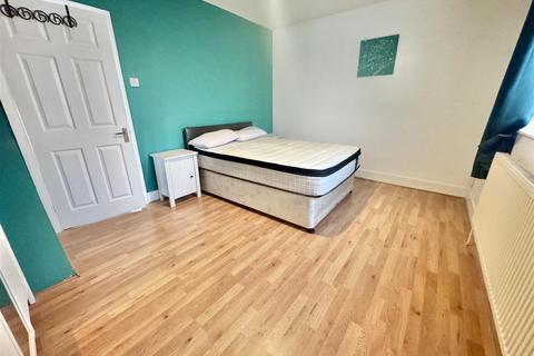 undefined, Peartree Road, Luton, LU2 8BA