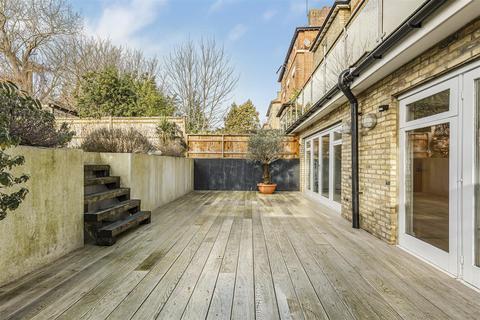 2 bedroom flat to rent, Colinette Road, Putney