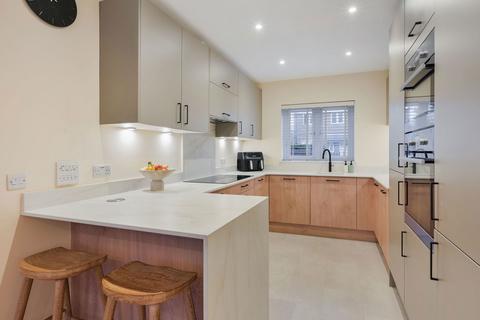 undefined, Caberfeigh Close, Redhill RH1