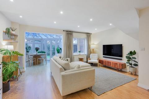 Caberfeigh Close, Redhill RH1