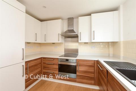 2 bedroom ground floor flat for sale, Magnolia Drive, Banstead, Surrey