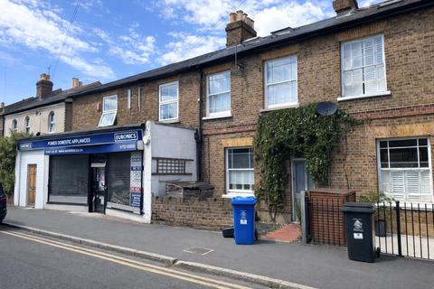 2 bedroom apartment to rent, Dedworth Road, Windsor SL4
