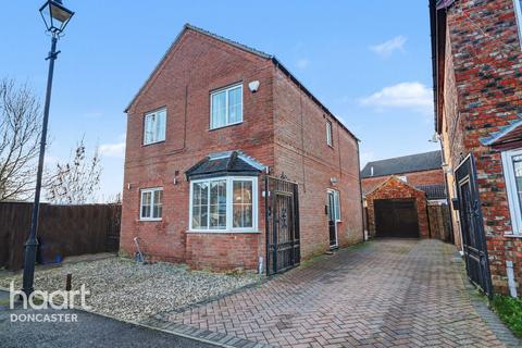 3 bedroom detached house for sale, Lord Porter Avenue, Stainforth, Doncaster