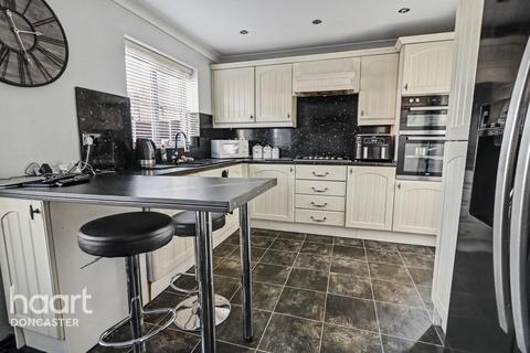 3 bedroom detached house for sale, Lord Porter Avenue, Stainforth, Doncaster