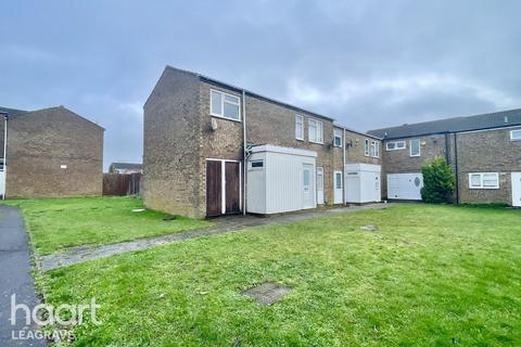 3 bedroom end of terrace house for sale, Winchester Gardens, Luton