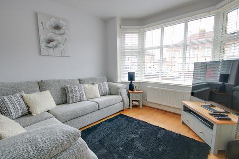 undefined, GUIDE PRICE £325,000 - £350,000! SHOLING! DOUBLE STOREY EXTENDED! A MUST SEE!