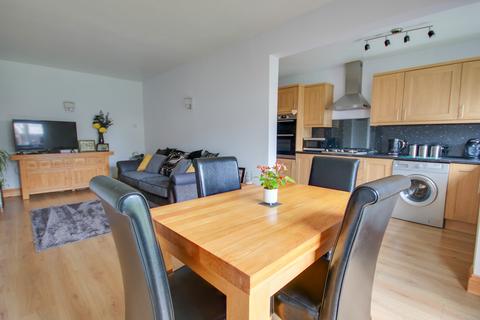 undefined, GUIDE PRICE £325,000 - £350,000! SHOLING! DOUBLE STOREY EXTENDED! A MUST SEE!