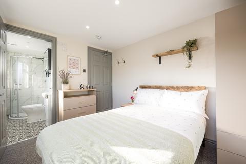 7 bedroom semi-detached house to rent, 25, Norreys Road OX11