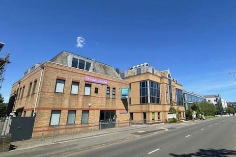 Retail property (high street) to rent, London Rd Bracknell RG12 2UT