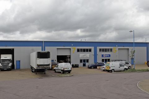 Warehouse to rent, Hearle Way Hatfield AL10 9EW