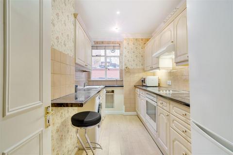 1 bedroom flat to rent, Ennismore Gardens, South Kensington, SW7