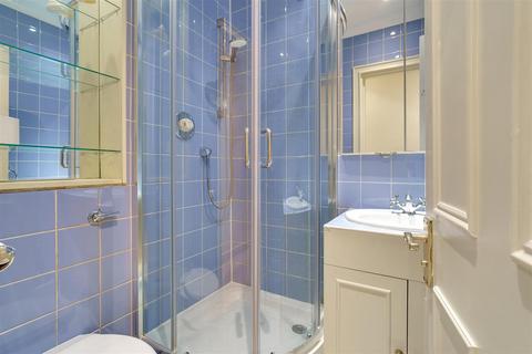 1 bedroom flat to rent, Ennismore Gardens, South Kensington, SW7