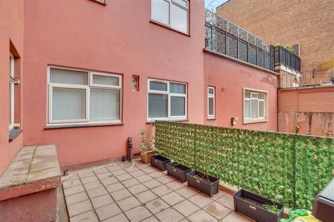 1 bedroom flat to rent, Ennismore Gardens, South Kensington, SW7