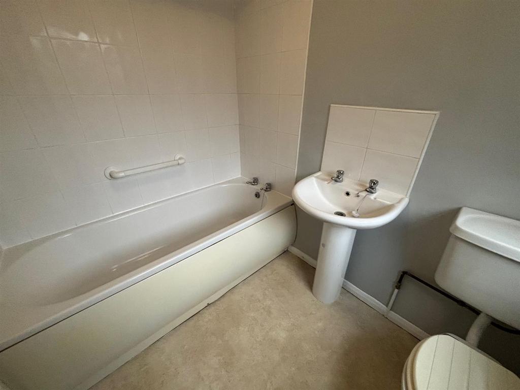 Bathroom.jpg