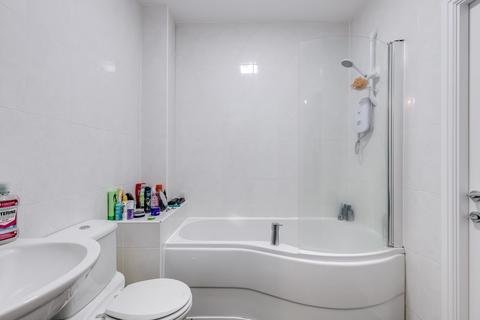 2 bedroom flat for sale, Wardley Street, Wigan WN5