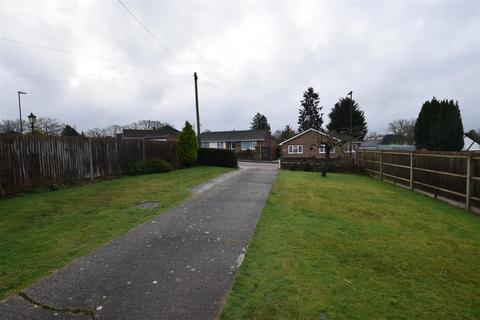 undefined, Summersvere Close, Crawley