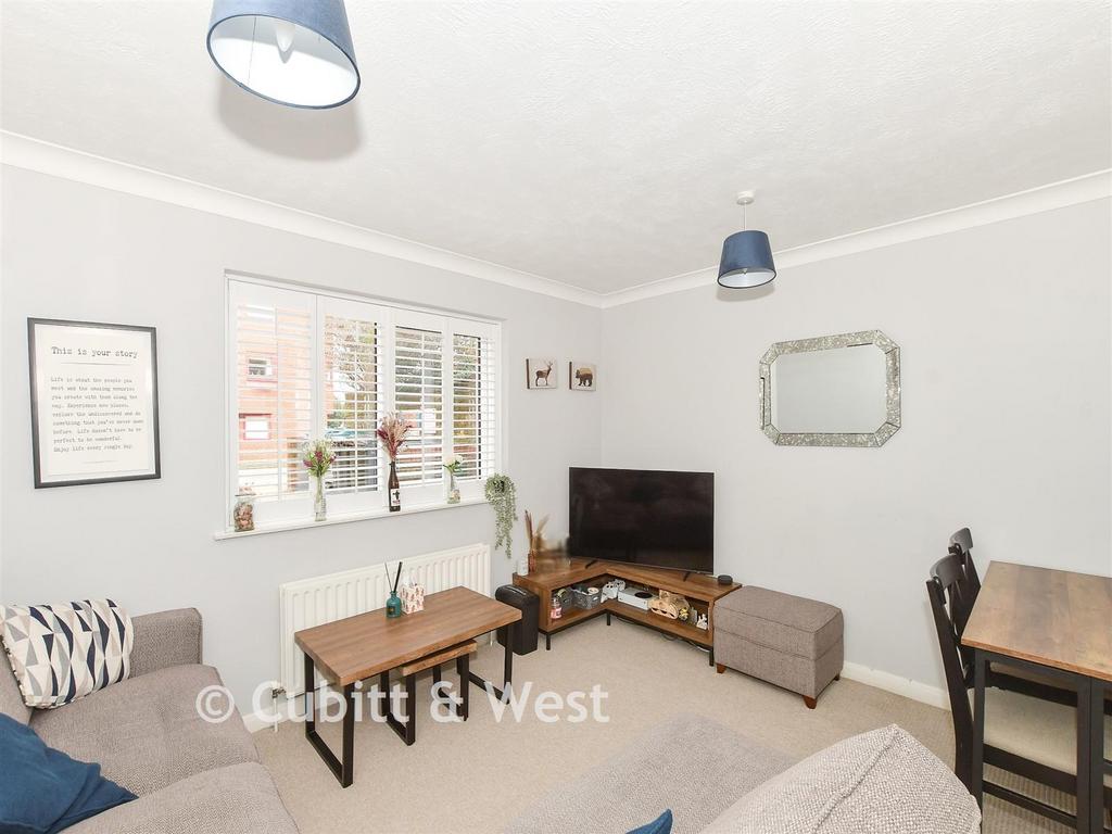 Lounge/Dining Room.