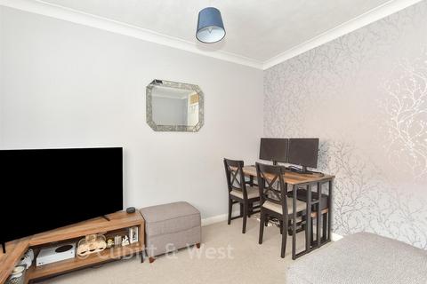 1 bedroom ground floor flat for sale, Franklynn Road, Haywards Heath, West Sussex