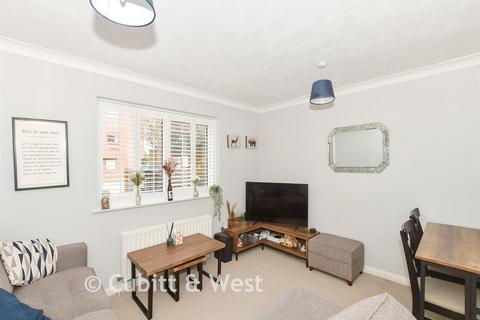 1 bedroom ground floor flat for sale, Franklynn Road, Haywards Heath, West Sussex