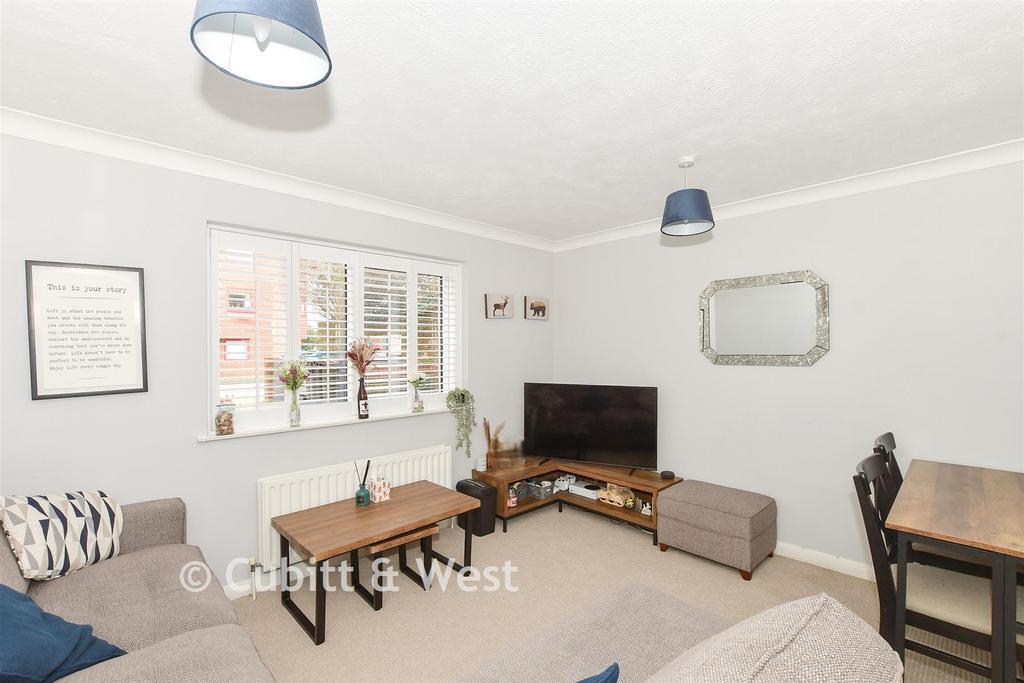 Lounge/Dining Room.