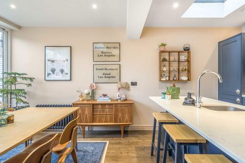 4 bedroom house for sale, Goodrich Road, London SE22