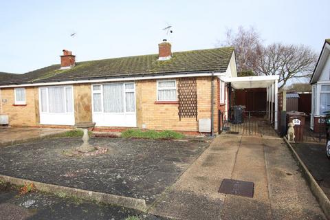 2 bedroom bungalow for sale, Woodlands Close, Clacton on Sea, CO15