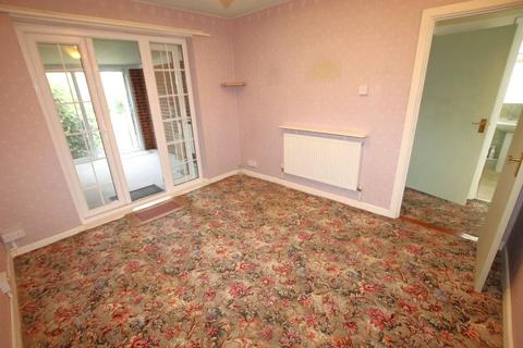 2 bedroom bungalow for sale, Woodlands Close, Clacton on Sea, CO15