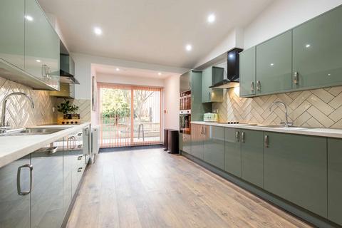 7 bedroom semi-detached house to rent, 25, Norreys Road OX11