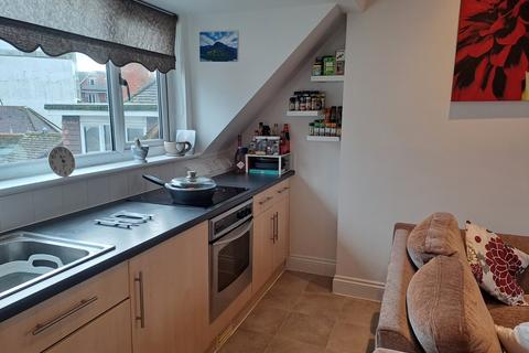 1 bedroom flat for sale, Old Woking Road, Surrey KT14