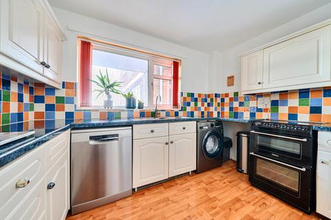 3 bedroom flat for sale, Sea Front, Hampshire PO11