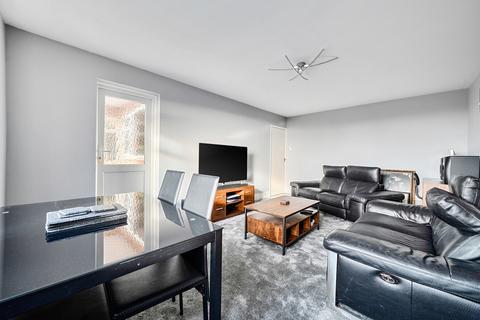 3 bedroom flat for sale, Sea Front, Hampshire PO11