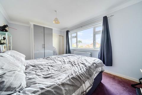3 bedroom flat for sale, Sea Front, Hampshire PO11
