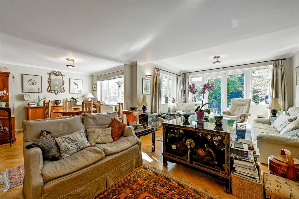 Sitting/Dining Room