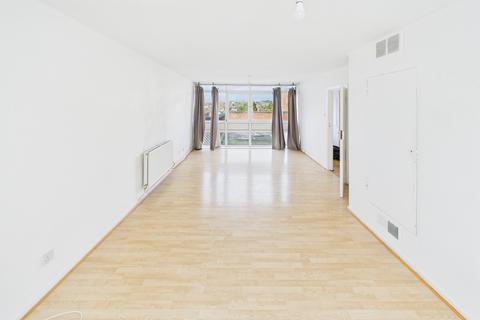 3 bedroom duplex for sale, High Road, London N20