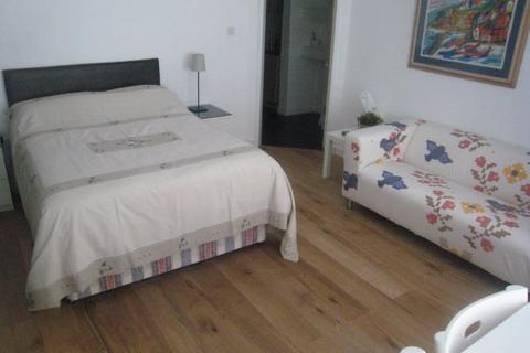 Studio to rent, Hendon Way, Golders Green NW2