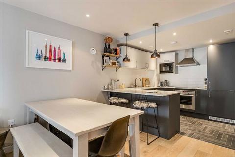 2 bedroom flat for sale, Osiers Road, London SW18