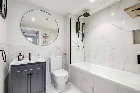2 bedroom flat for sale, Osiers Road, London SW18