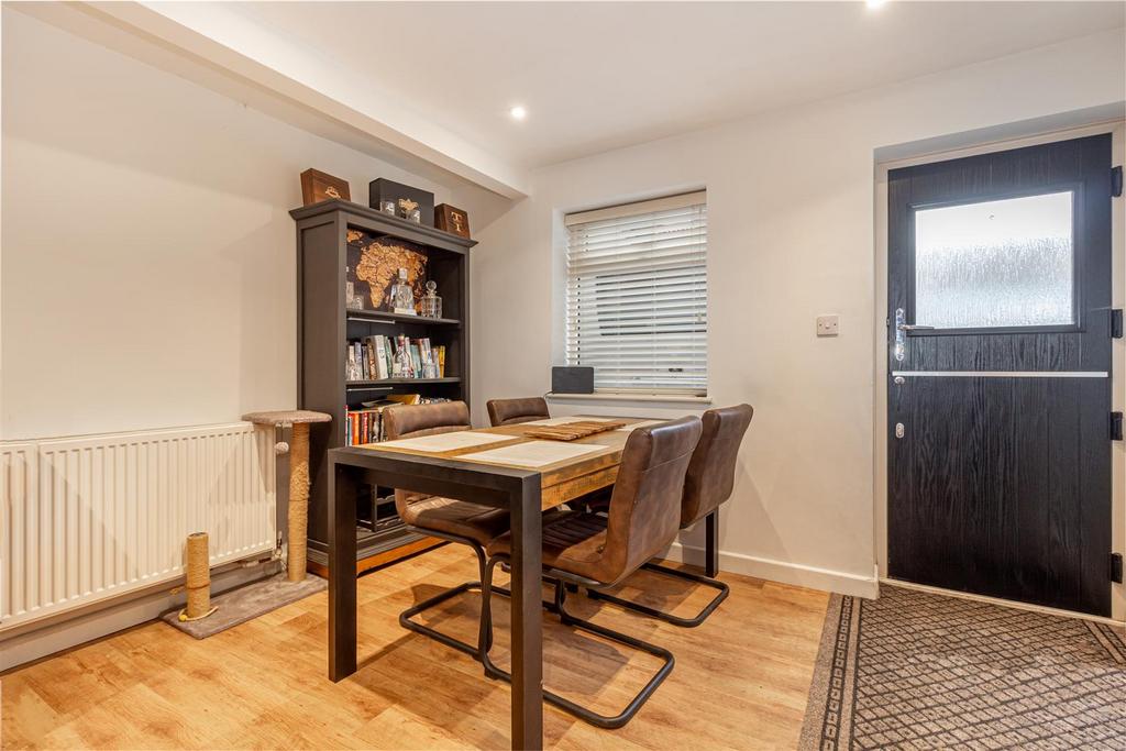 Diningroom-1.jpg