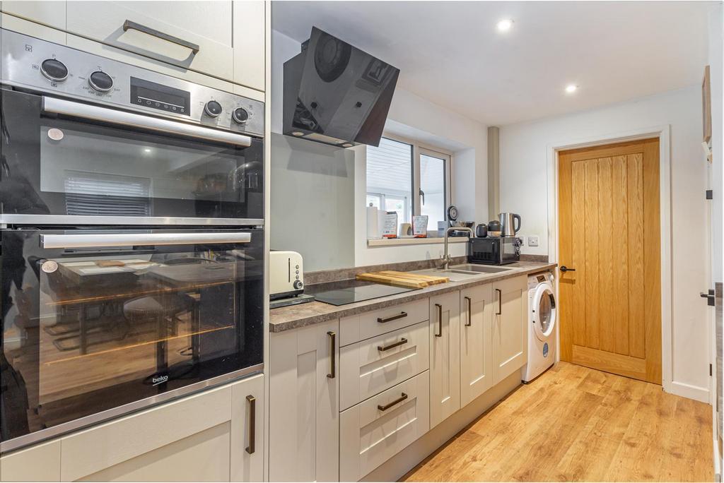 Kitchen-4.jpg
