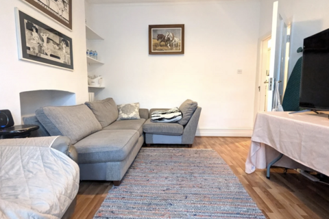 2 bedroom flat to rent, Princes Avenue, London N22