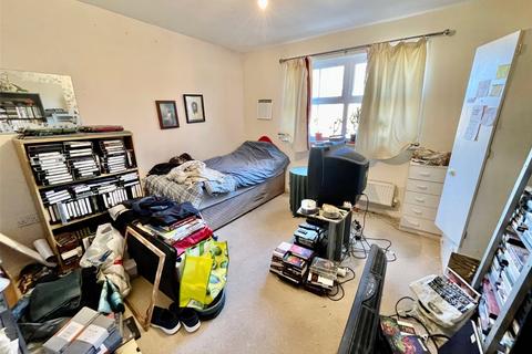 undefined, Alred Court, Bradford, West Yorkshire, BD4