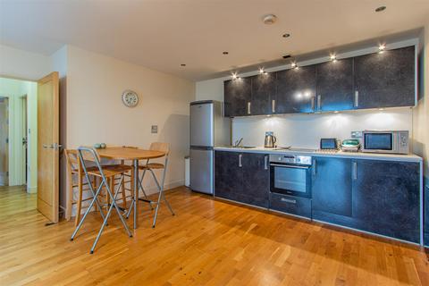 2 bedroom apartment to rent, Altolusso, Cardiff CF10