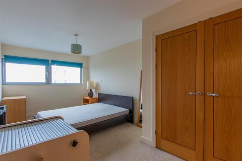 2 bedroom apartment to rent, Altolusso, Cardiff CF10