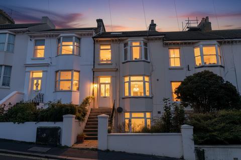 2 bedroom flat for sale, Old Shoreham Road, Brighton, BN1
