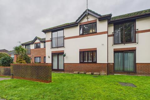 Flat 11, Litton Court, London Road, Loudwater, High Wycombe, Buckinghamshire, HP10 9RZ