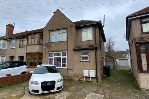 undefined, First Avenue, Dagenham