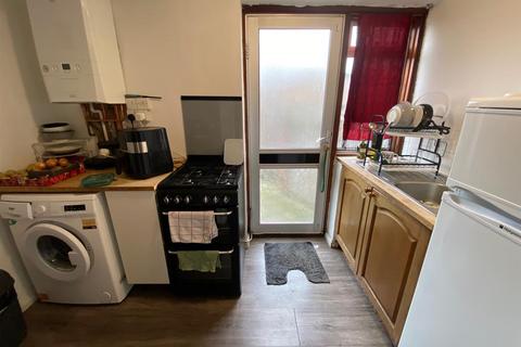 undefined, First Avenue, Dagenham